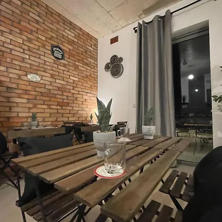 Sliema's Cozy Retreat - Industrial Styled Townhouse Holiday home *