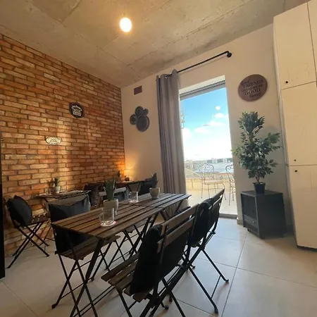 Holiday home Sliema's Cozy Retreat - Industrial Styled Townhouse