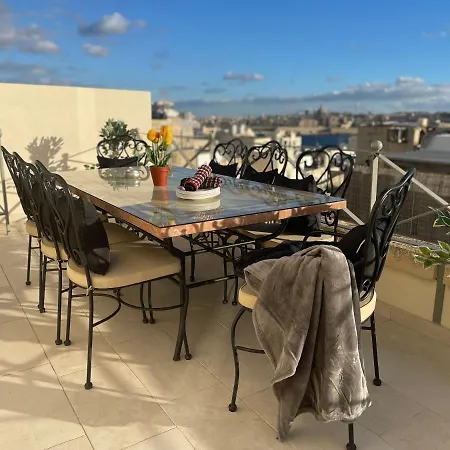 Holiday home Sliema's Cozy Retreat - Industrial Styled Townhouse