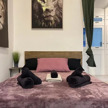 Sliema's Cozy Retreat - Industrial Styled Townhouse * Sliema