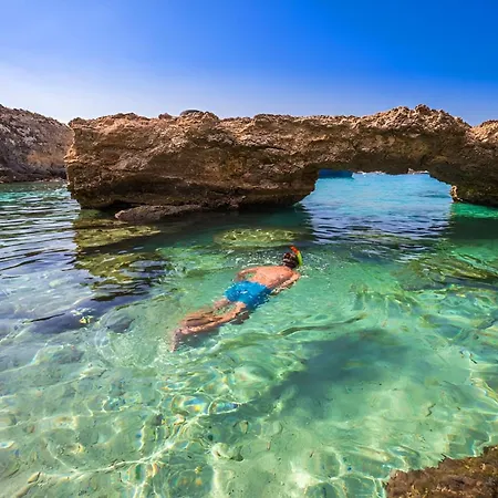 Cozy Townhouse With Rooftop View, Prime Spot * سليمة