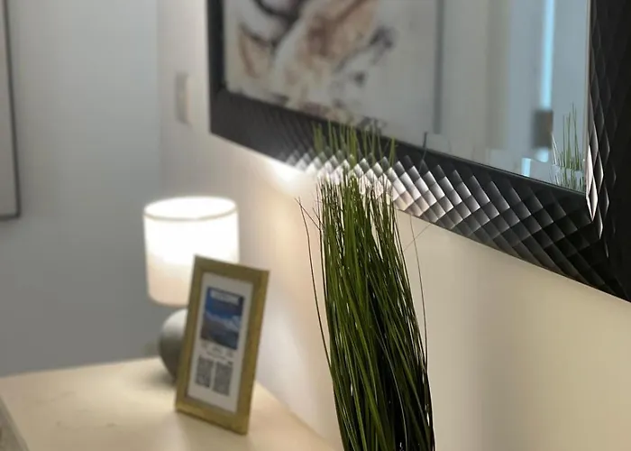 Vakantiehuis Cozy Townhouse With Rooftop View, Prime Spot