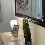 Ferienhaus Cozy Townhouse With Rooftop View, Prime Spot