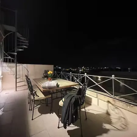 Cozy Townhouse With Rooftop View, Prime Spot Sliema