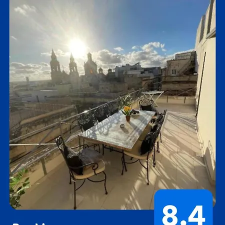 Cozy Townhouse With Rooftop View, Prime Spot Prázdninový dům