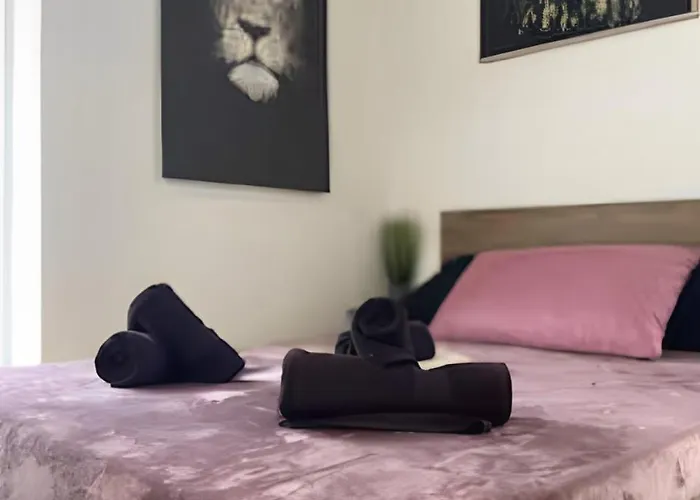 Cozy Townhouse With Rooftop View, Prime Spot Tatil Evi