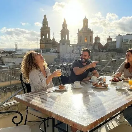 Сasa de vacaciones Cozy Townhouse With Rooftop View, Prime Spot *